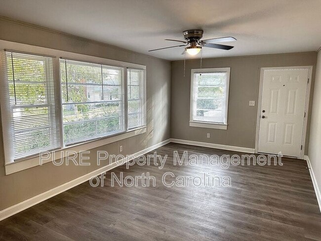 Foto del edificio - 102 Booker Ave