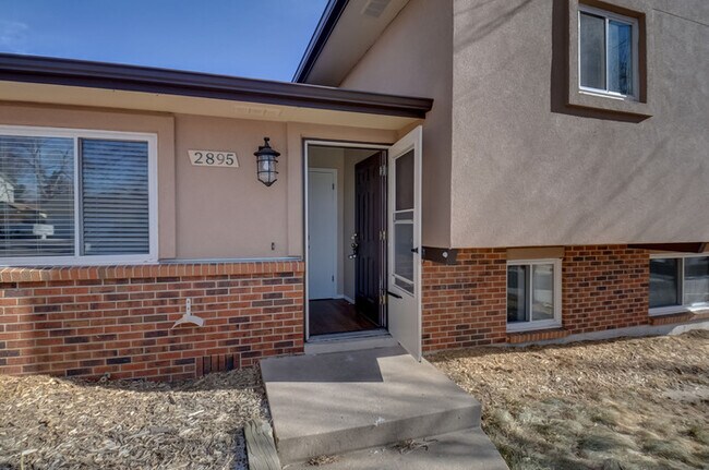 Building Photo - 2895 El Capitan Dr