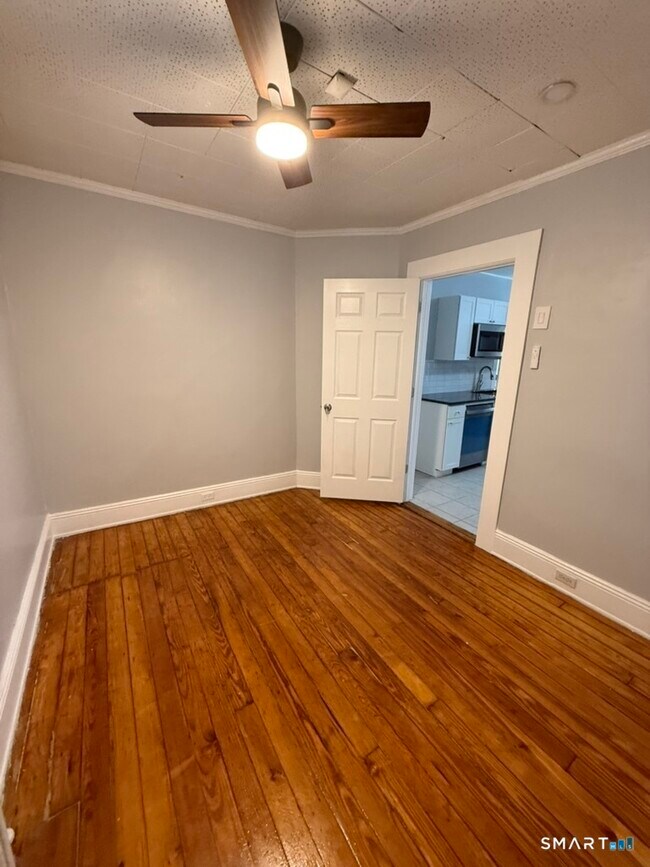 Foto del edificio - 319 Delavan Ave