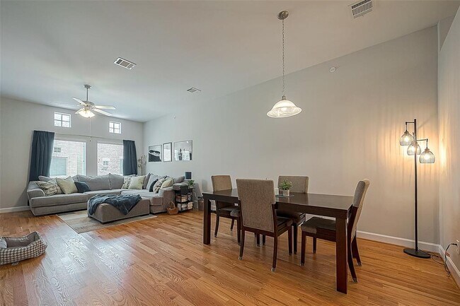 Building Photo - 8705 Bryam St