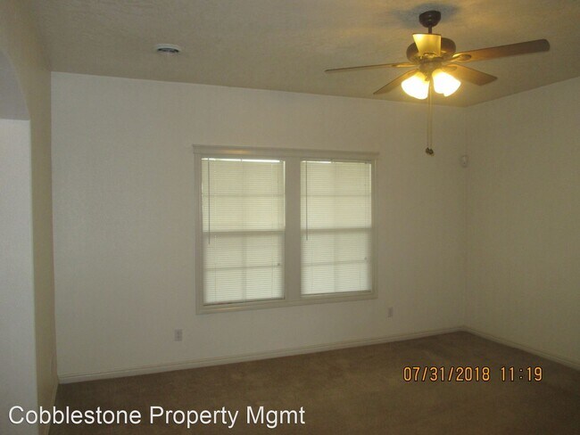 Building Photo - 3 br, 2 bath House - 17796 Monarch Way