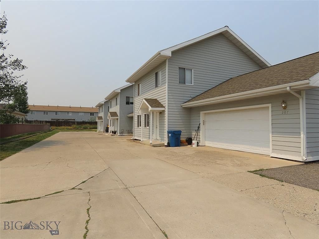 Primary Photo - 207 N Hunters Way