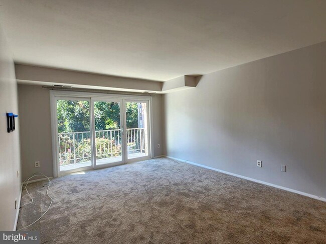 Foto del edificio - 11915 Parklawn Dr