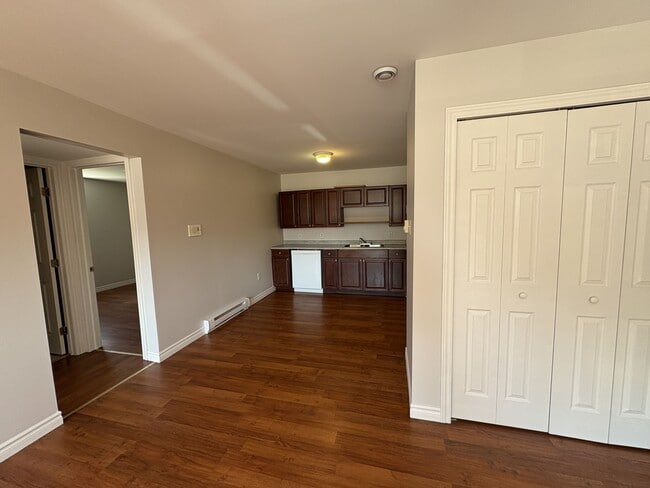 Photo du bâtiment - 2 Arena Ln