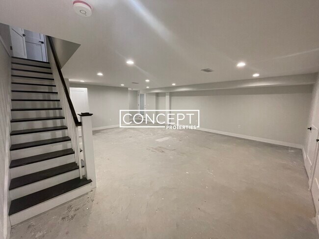 Building Photo - 54 Taylor St