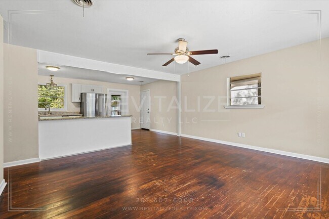 Foto del edificio - Stylish 3 Bed Brick Home | Modern Kitchen + Large Private Backyard