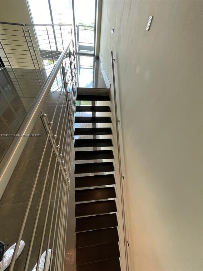 Foto del edificio - 690 SW 1st Ct