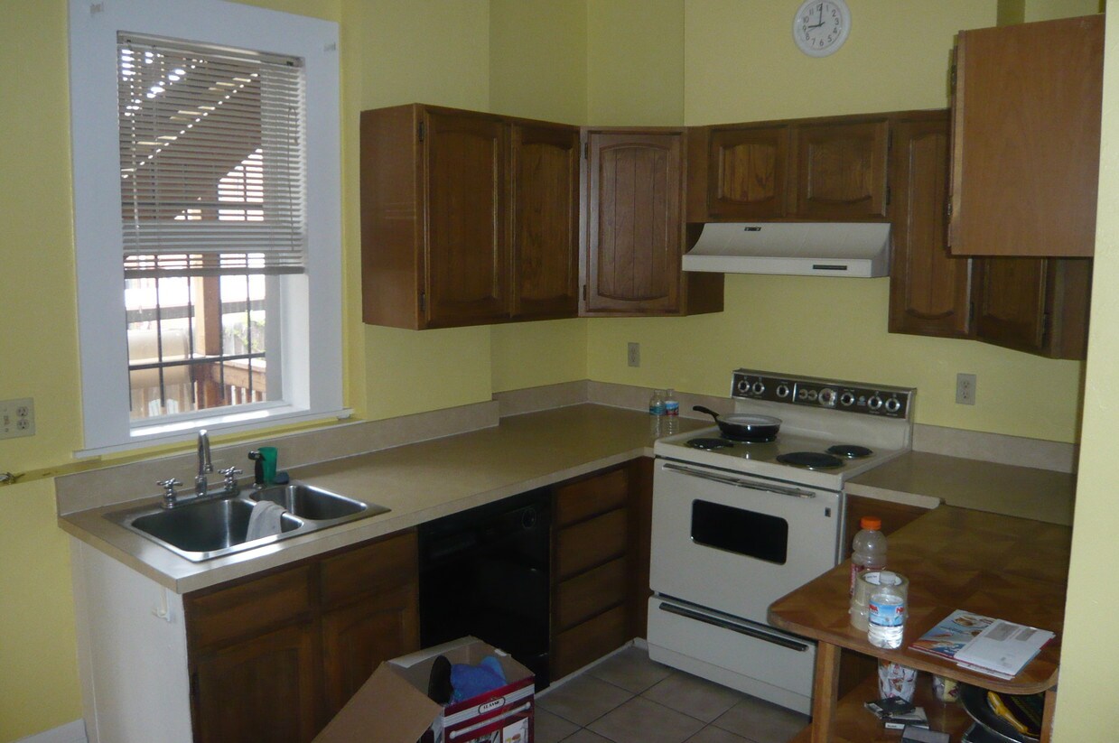 Building Photo - 1454 Williams St