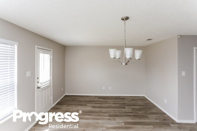 Building Photo - 2036 Silverado Dr