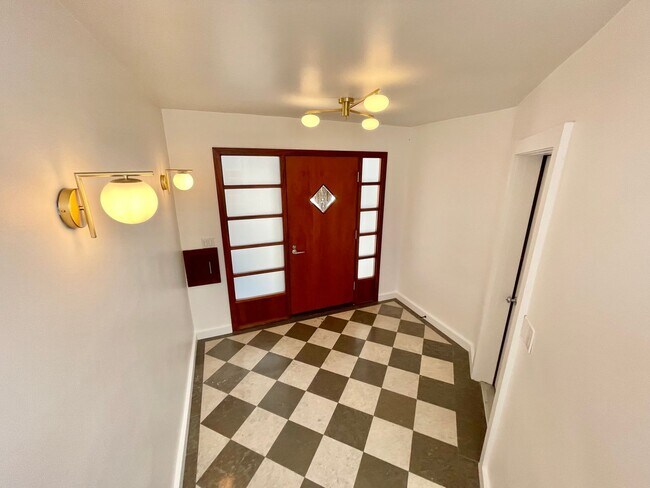 Foto del edificio - Contemporary, Stunning 3BR/2.5BA Noe Valley Home w/Tranquil Garden! PROGRESSIVE