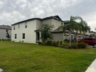 Building Photo - 718 Royal Empress Dr
