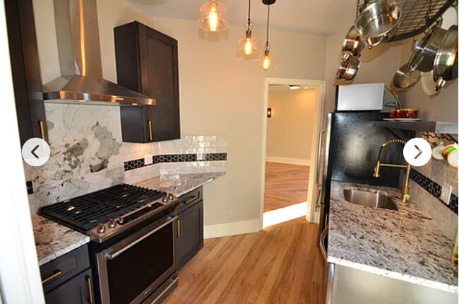 Building Photo - 1440 Detroit St