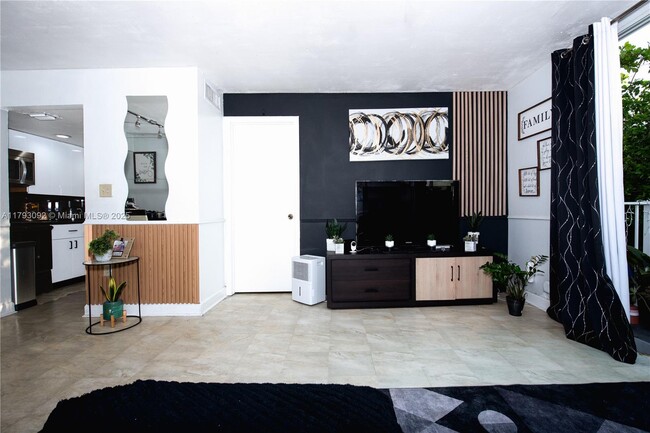 Foto del edificio - 1740 NW N River Dr