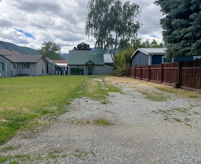 Building Photo - Charming 1-Bedroom Home – All Utilities Included!