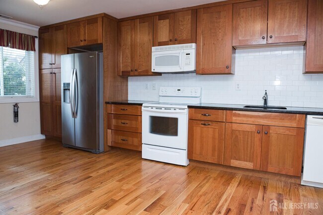 Building Photo - 93 Tennyson Dr