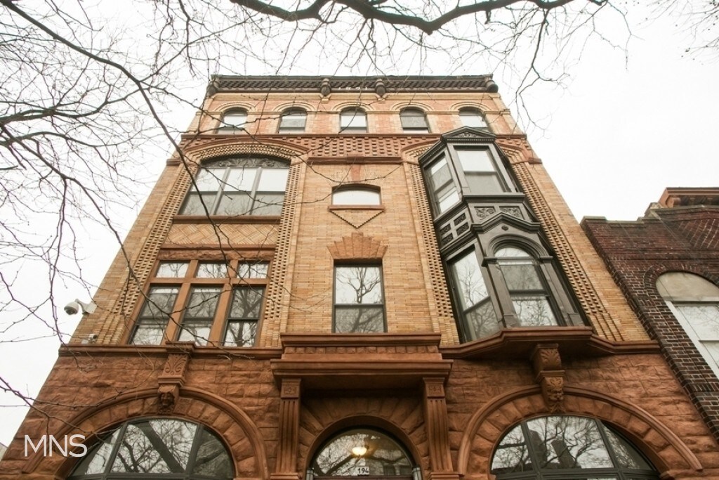 Primary Photo - 194 Vernon Avenue