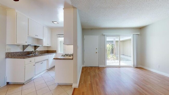 Building Photo - 2611 Ocean Ave