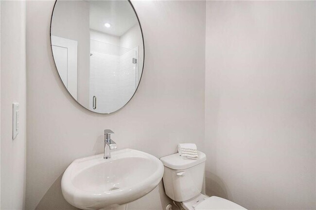Foto del edificio - 1293 Longreen Ter NW