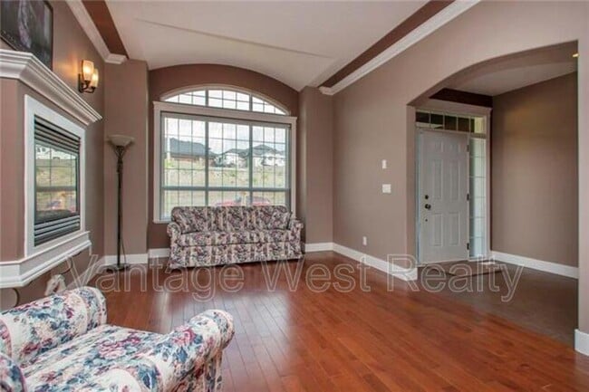 Building Photo - 3083 Lakeview Cove Rd