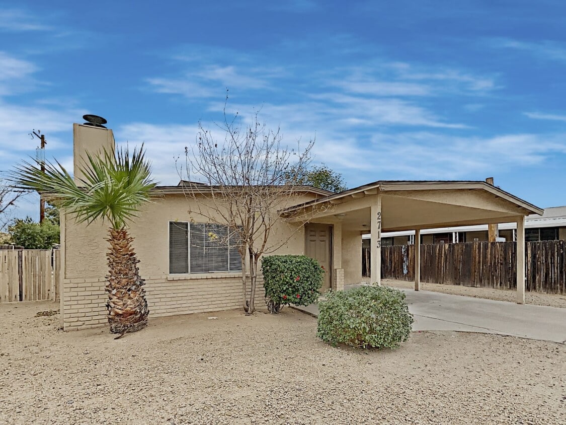 Primary Photo - 2713 E Juniper Ave