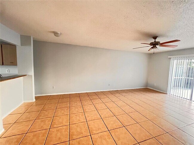 Foto del edificio - 3244 Moccasin Dr