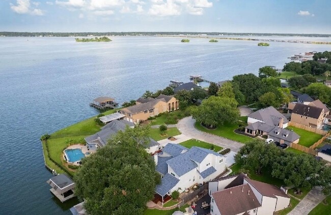 Building Photo - 8311 Amber Cove Dr