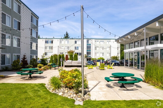 Outdoor Community Area - Olympic Park Apartments