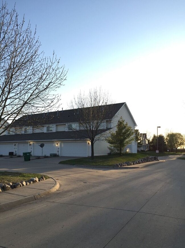 Your New Neighborhood - 2154 Ridgeview Cir