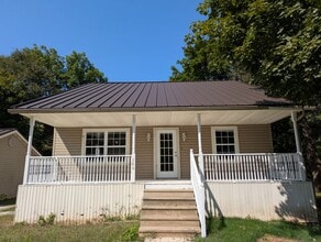 Building Photo - 286 Cottage Ave