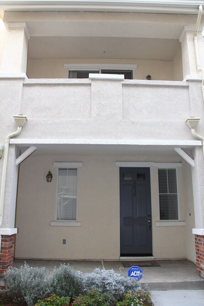 Front entrance - 2636 Baton Rouge Dr