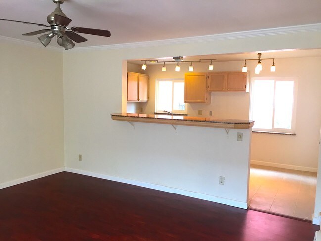 Foto del edificio - 7864 Garfield Ave