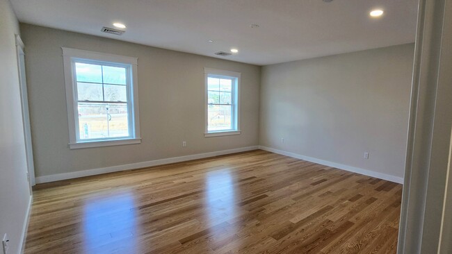 Master Bedroom - 603 Portsmouth Ave