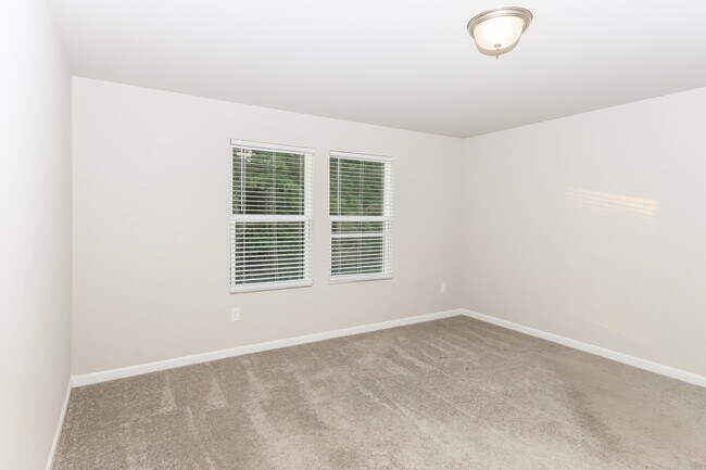 Building Photo - 1613 Pauli Dr