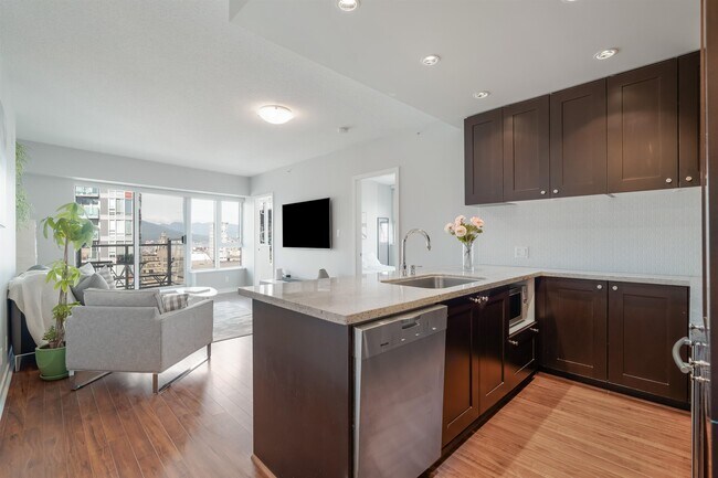 Building Photo - 821 Cambie St