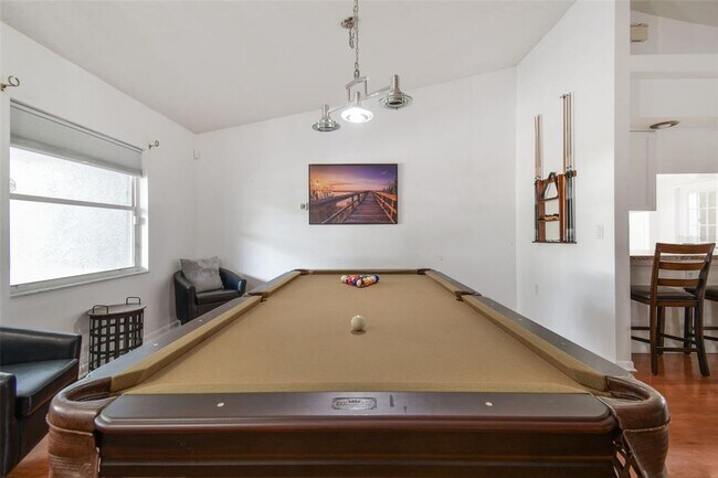 Foto del edificio - 15410 Manning Dr
