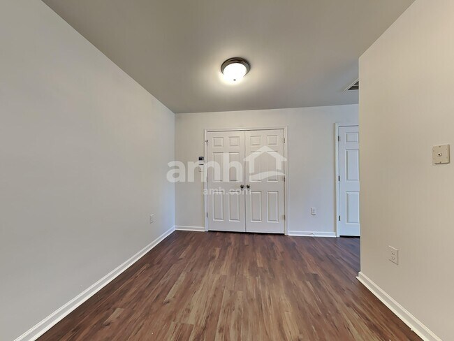 Foto del edificio - 71 Wolf Creek Ln