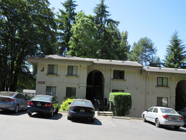 Foto del edificio - Totem Lake Cute 1bed/1bath ground floor Condo! $1695.00