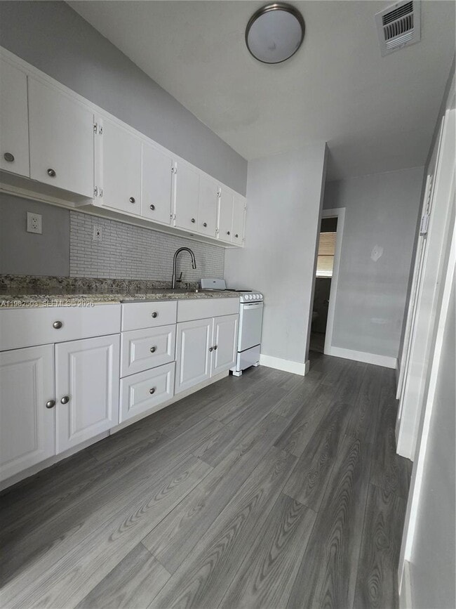 Building Photo - 57 Esplanade Dr