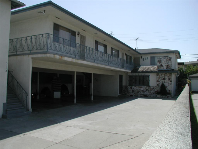 Building Photo - 531 S Flower St