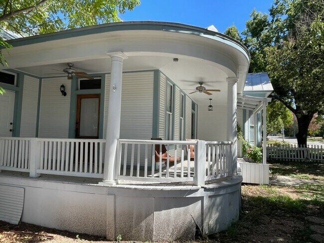Foto del edificio - 321 Eleanor Ave
