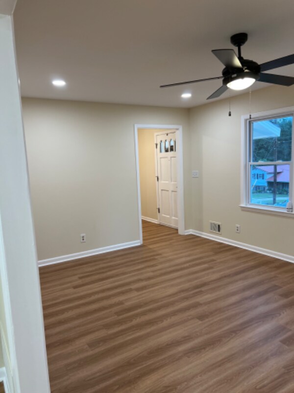 Foto del edificio - 3179 River Oak Rd