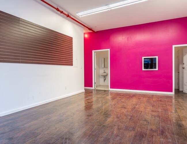 Building Photo - 127 Graham Ave