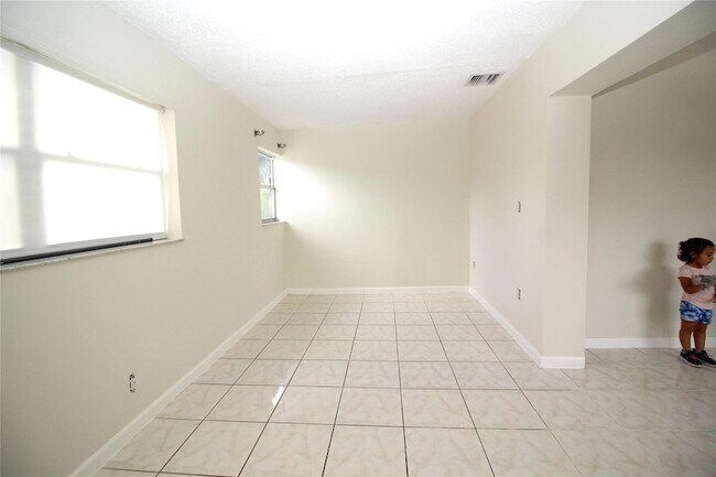 Foto del edificio - 3910 SW 61st Ave