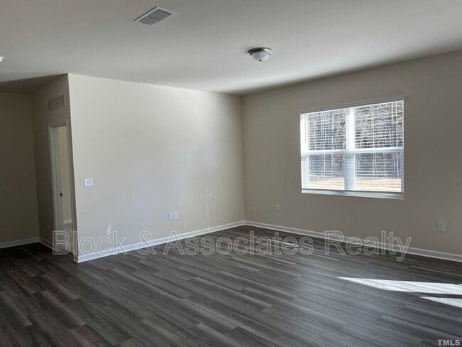 Building Photo - 1440 Heron Pond St