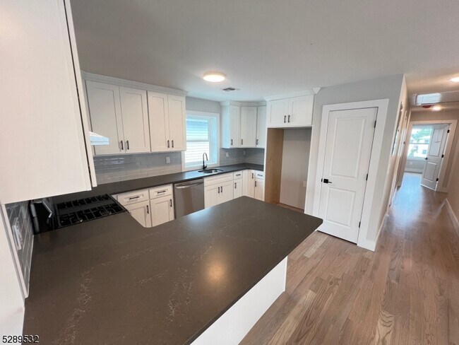 Foto del edificio - 327 Spencer St