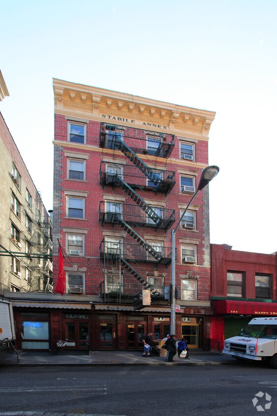 Primary Photo - 146 Mulberry Street
