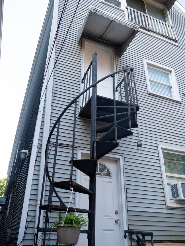 Foto del edificio - 2834 W Fletcher St