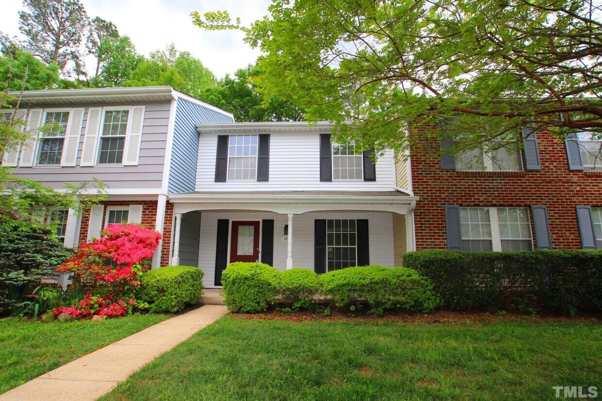 Primary Photo - 112 E Chalfont Way
