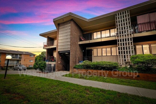 Building Photo - 3904 Stone Gate Dr