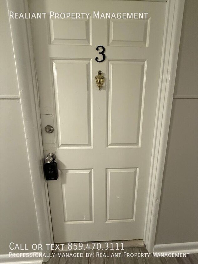 Photo - 2082 Fairmont Court-